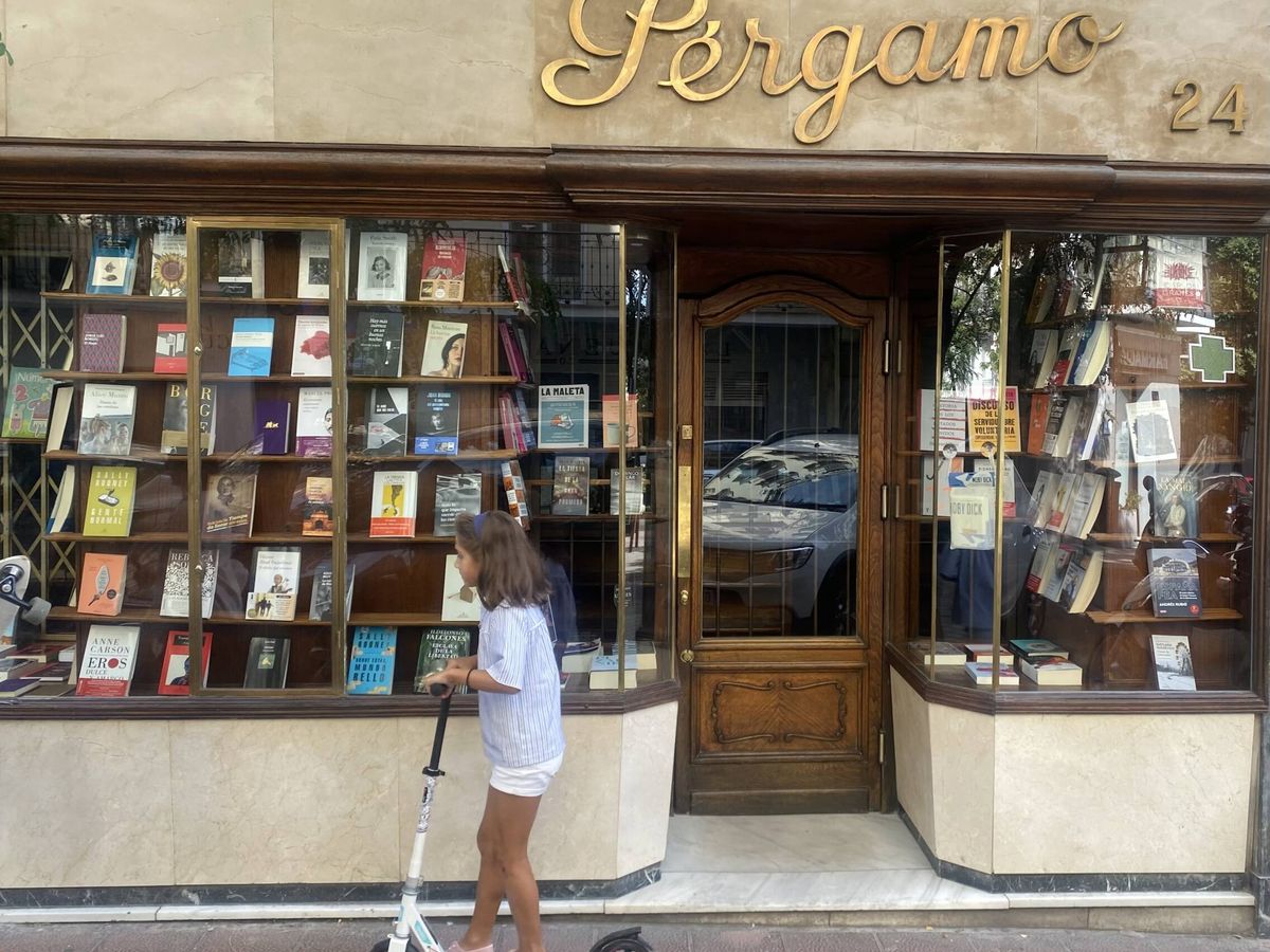 Foto: Fachada de la librería Pérgamo en Madrid