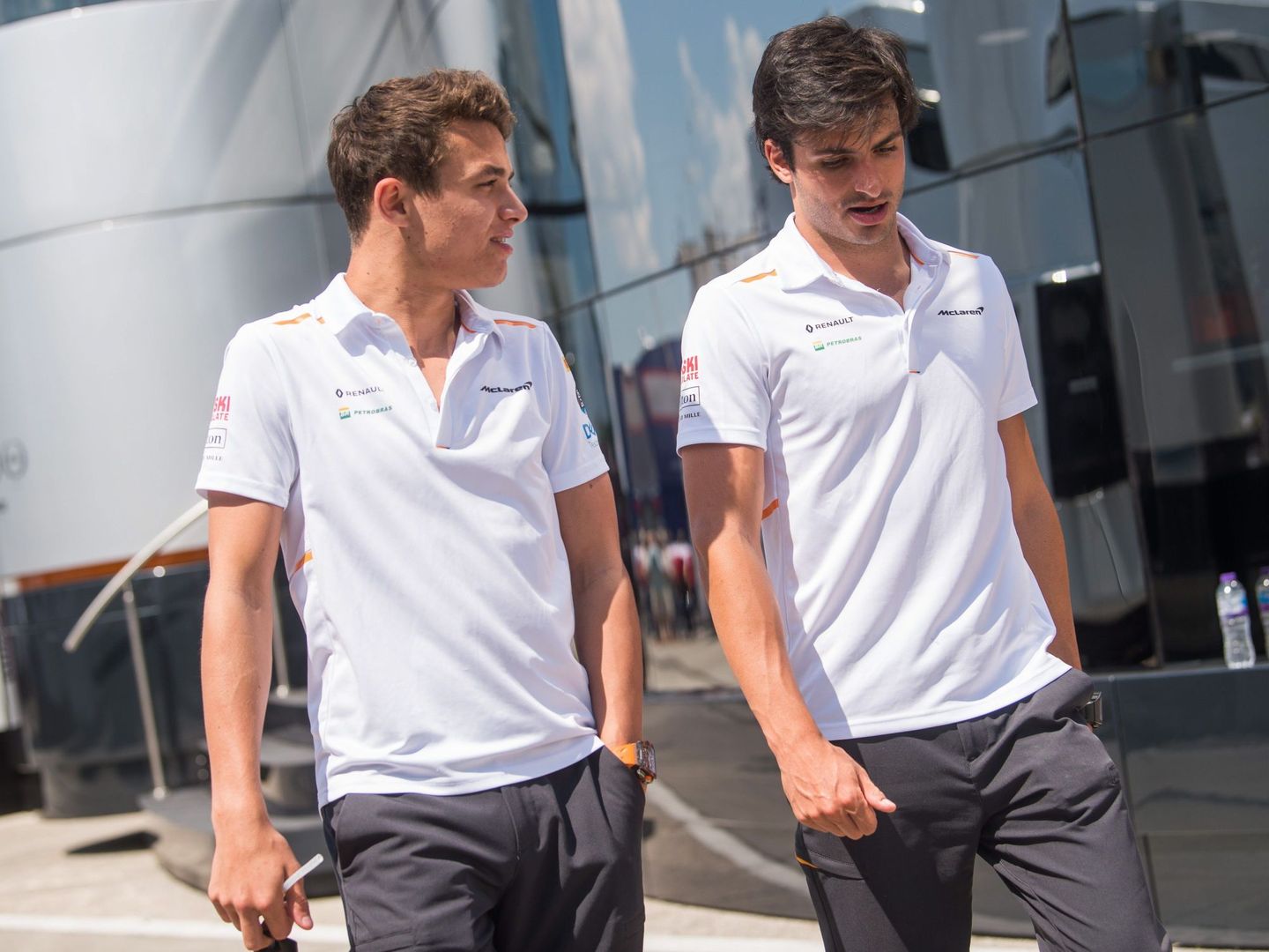 Lando Norris y Carlos Sainz seguirán siendo los pilotos de McLaren en 2020. (EFE)
