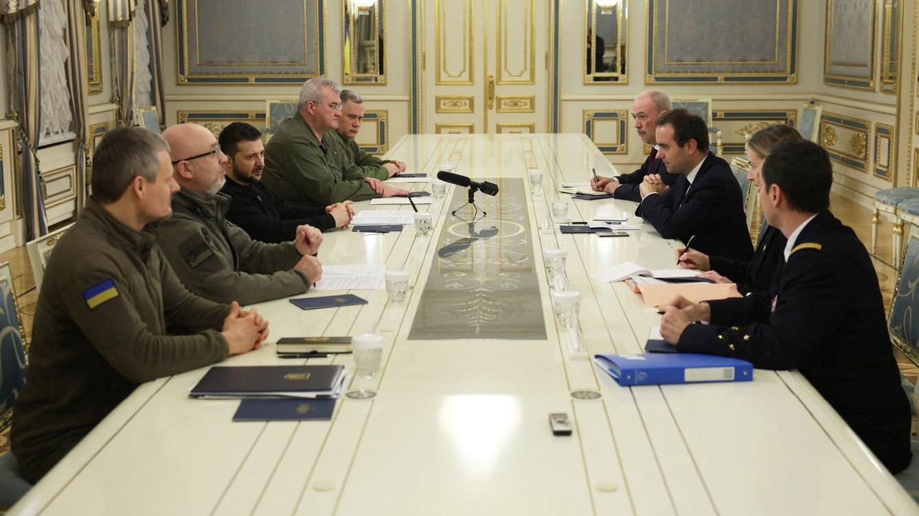 Foto: Zelenski recibe en Kiev al ministro de Defensa francés, Sebastien Lecornu. (Reuters)
