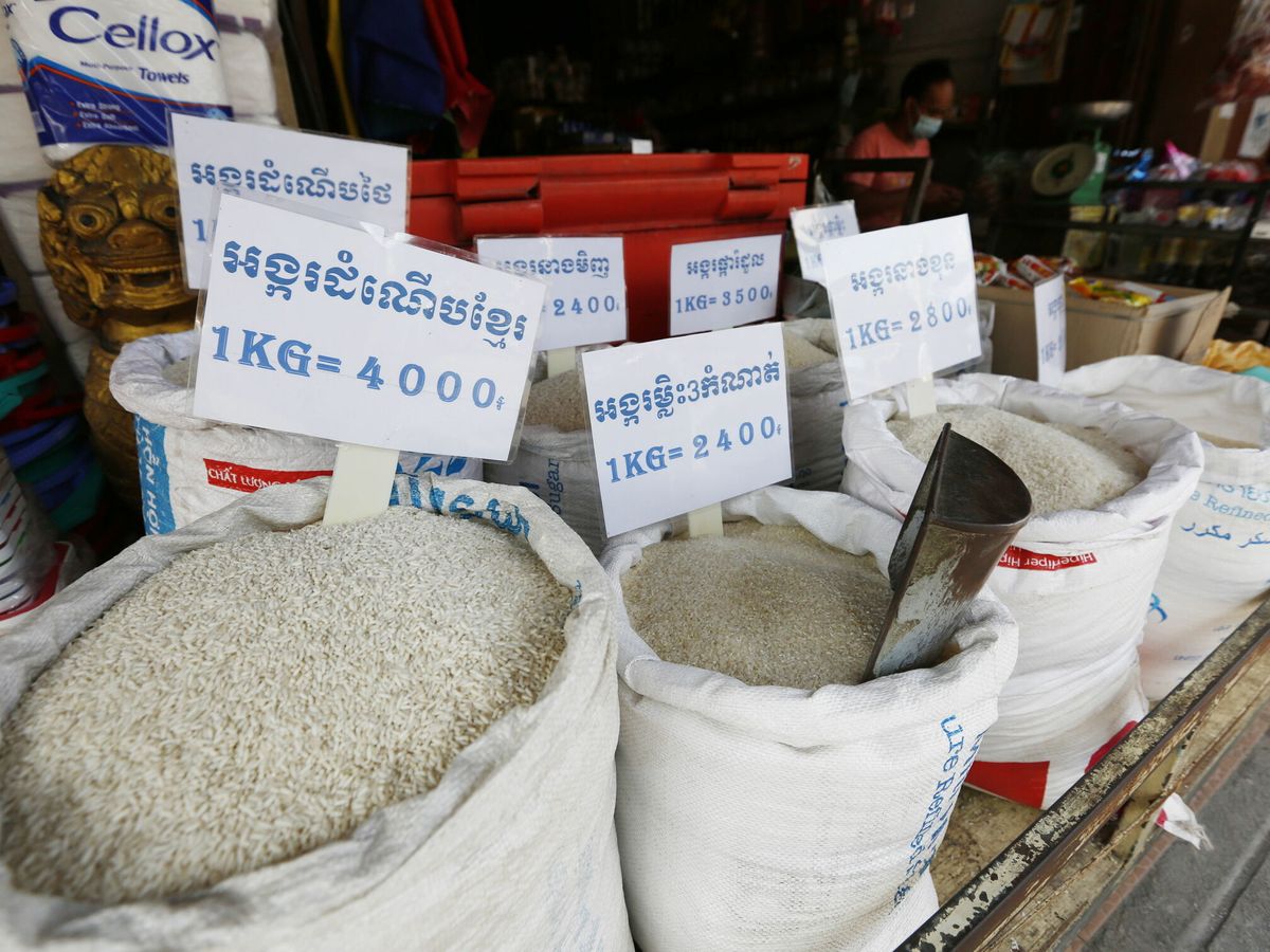Foto: Un mercado de arroz en Camboya. (EFE)
