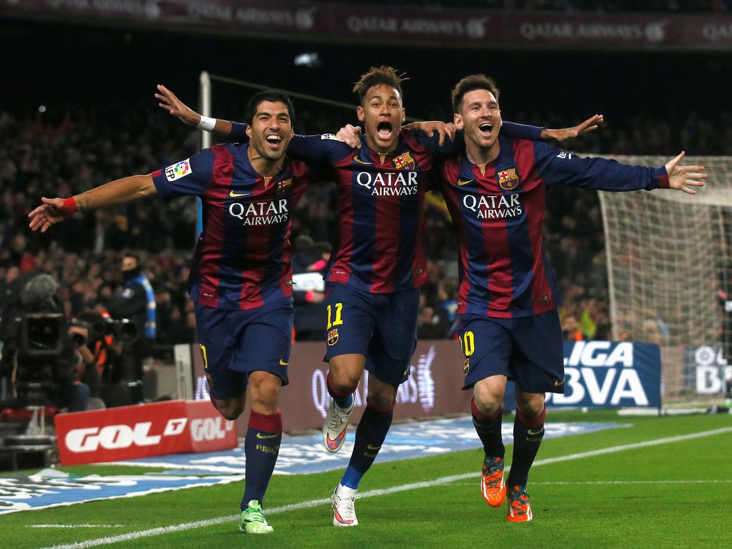 Messi, Luis Suárez y Neymar (la MSN) celebra un gol en el Camp Nou. (Efe)
