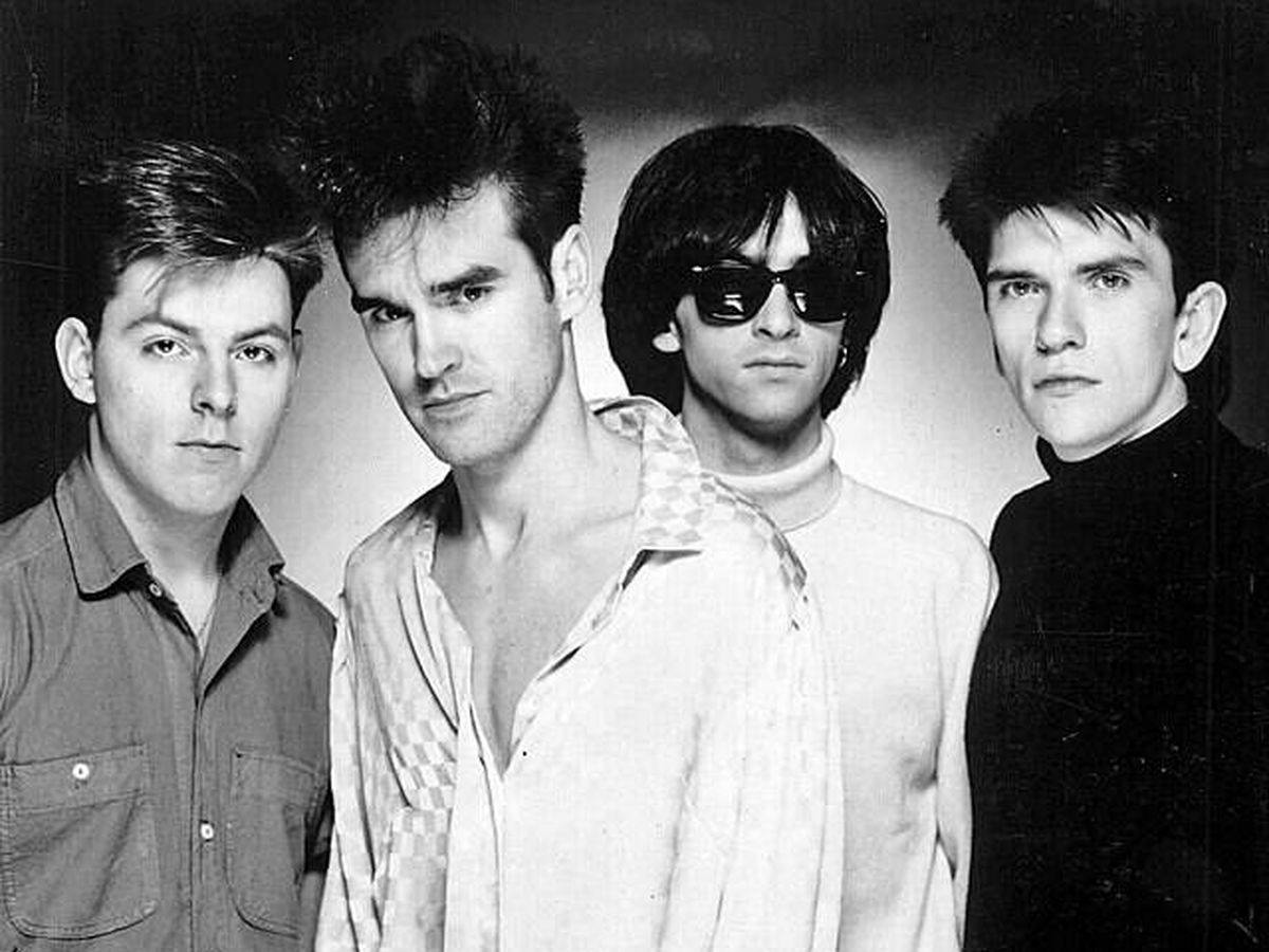 Foto: Andy Rourke, bajista de The Smiths, el primero a la izquierda. 