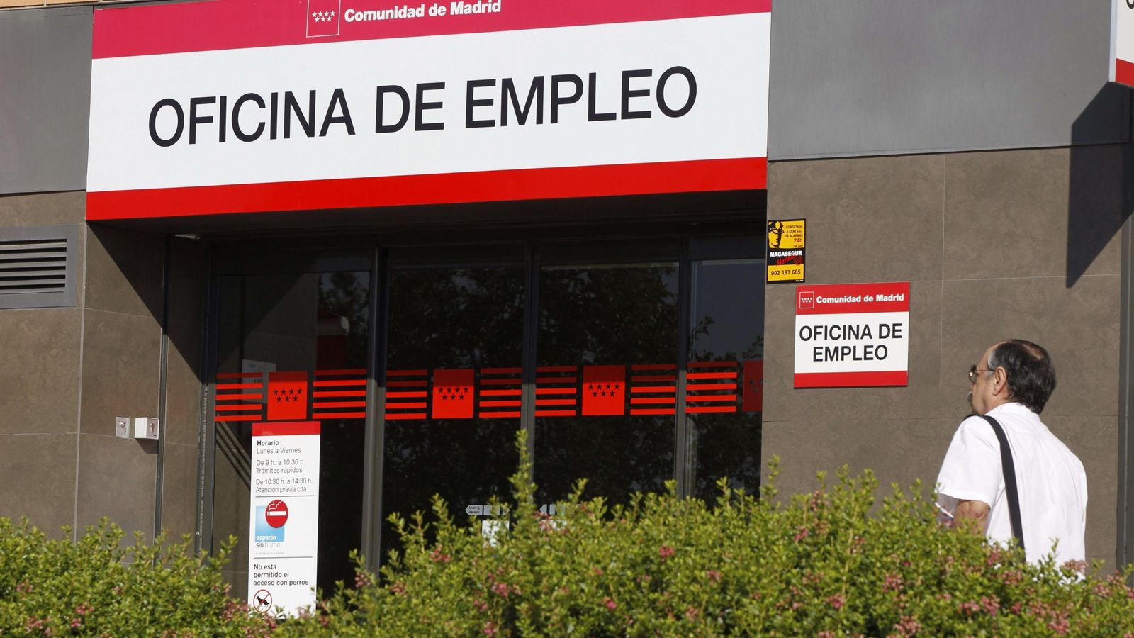 Foto: Fachada de una oficina de empleo en Madrid. (EFE)