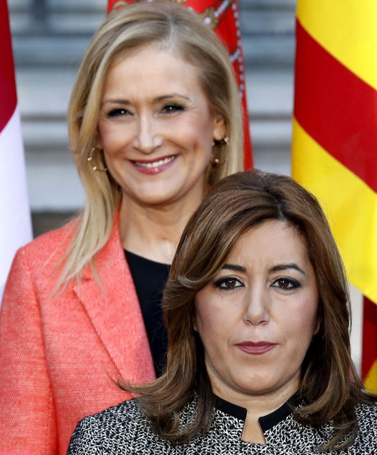 Foto: La presidenta de la Junta de Andalucía, Susana Díaz (abajo), y la presidenta de la Comunidad de Madrid, Cristina Cifuentes. (EFE)