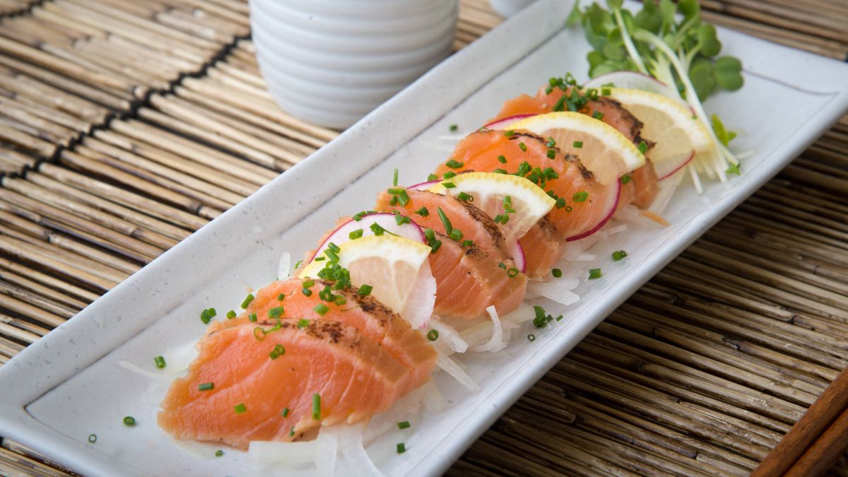 Aprende a hacer un tataki de salmón como si fueras japonés