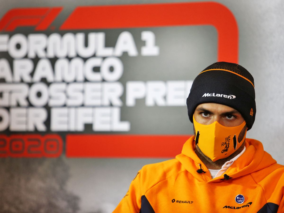 Foto: Carlos Sainz afronta con McLaren este fin de semana un gran premio de concidiones invernales. "La F1 viaja a países en verano" (REUTERS)