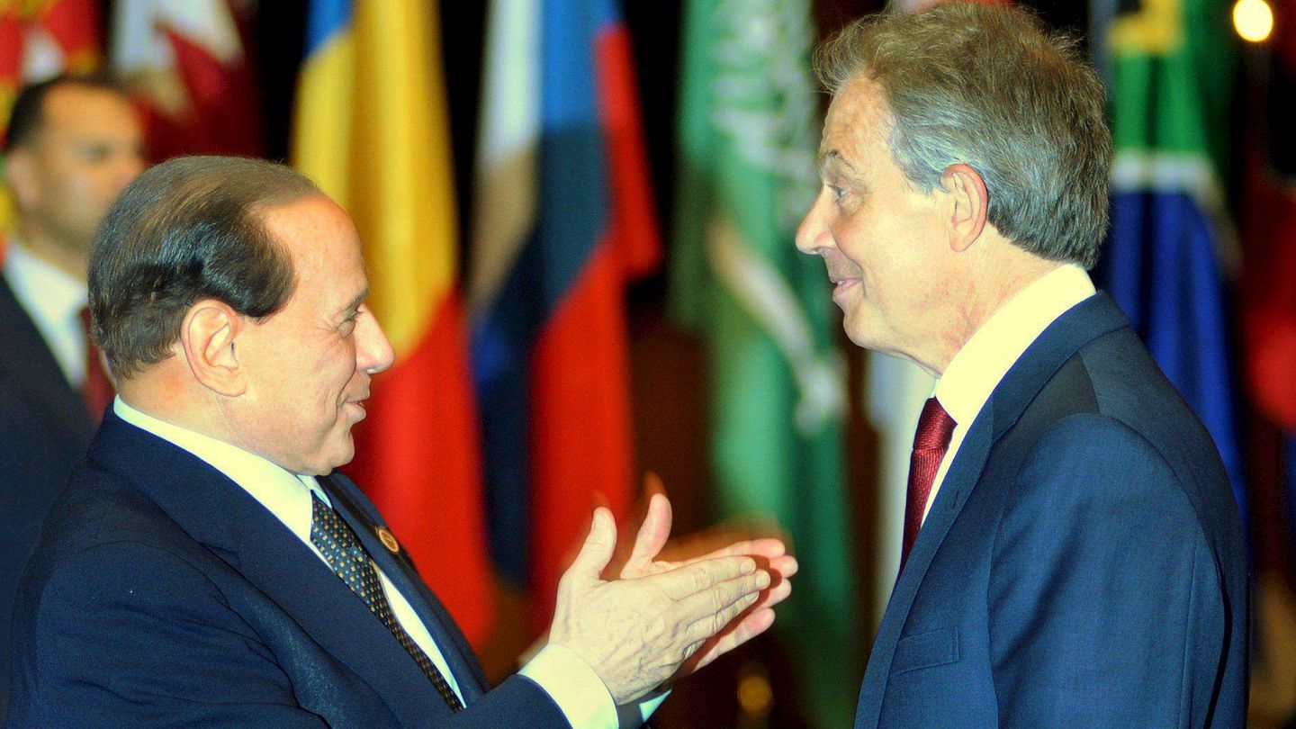 Silvio Berlusconi con Tony Blair en Egipto.  (EFE)
