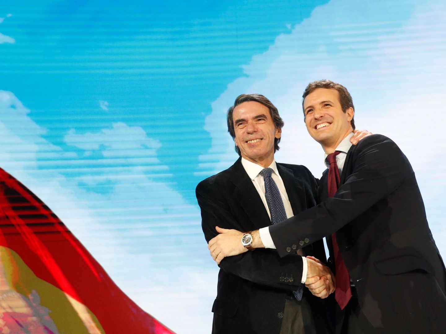 El presidente del PP, Pablo Casado, acompañado del expresidente del Gobierno y presidente de la Fundación FAES, José María Aznar. (EFE)