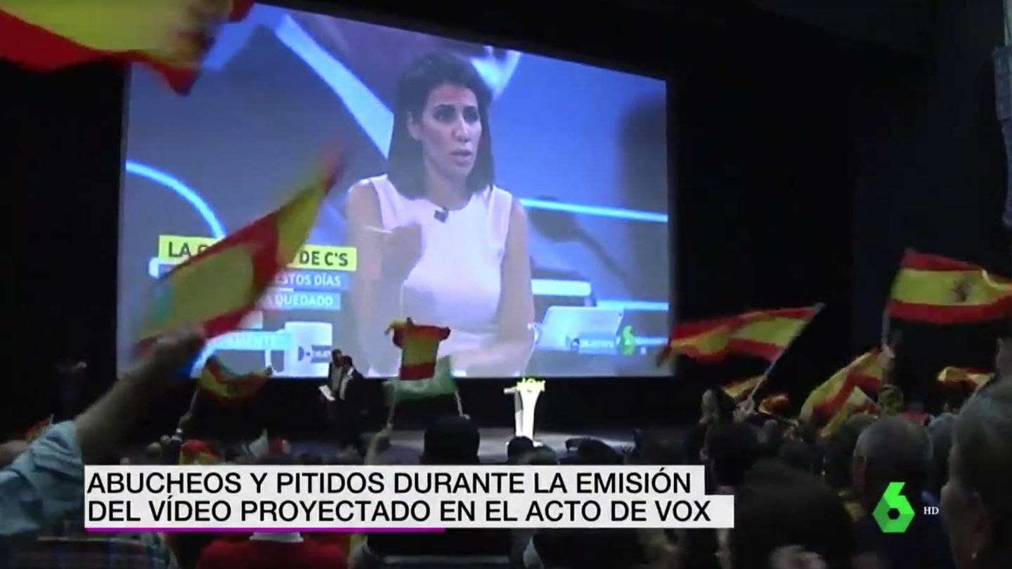 Imagen de la presentadora Ana Pastor en el acto de Vox. (Atresmedia)