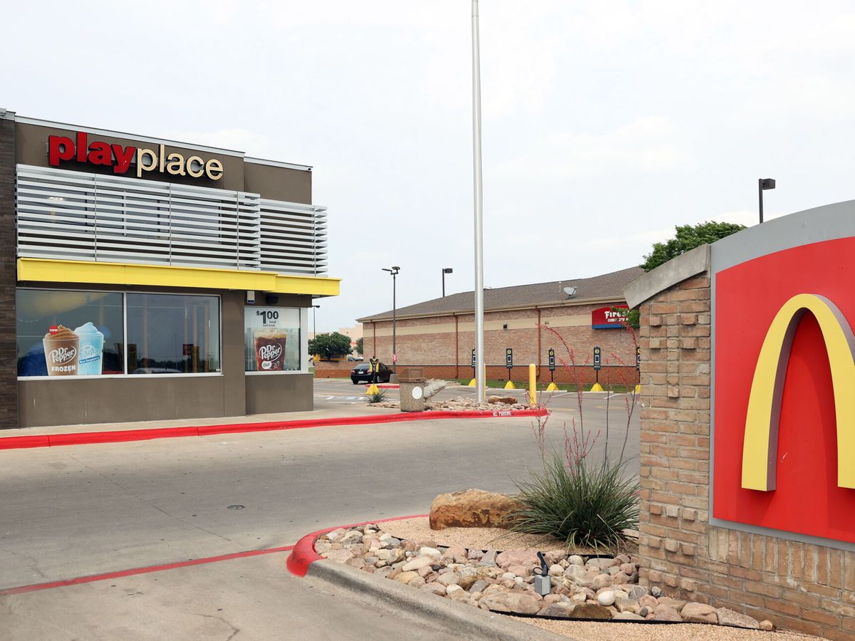 Foto: Un restaurante de McDonald's en Texas, EEUU. (EFE/EPA/Adam Davis)