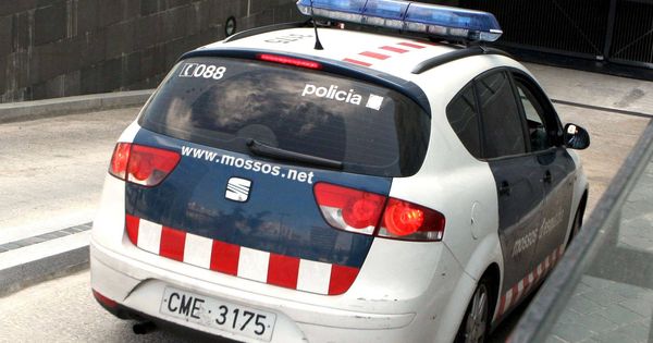 Foto: El coche de los Mossos d'Esquadra llevaría encendidas las luces de prioridad, pero no las alarmas (EFE)
