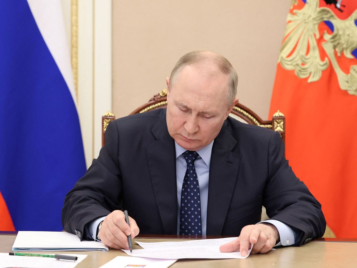Foto: Vladimir Putin en una reunión en el Kremlin (REUTERS)