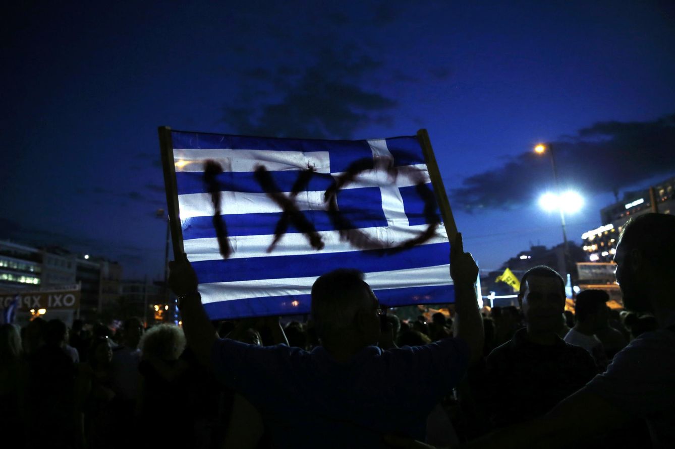 Foto: Un manifestante durante la protesta contra las medidas de austeridad celebrada el 29 de junio en Atenas (Reuters).