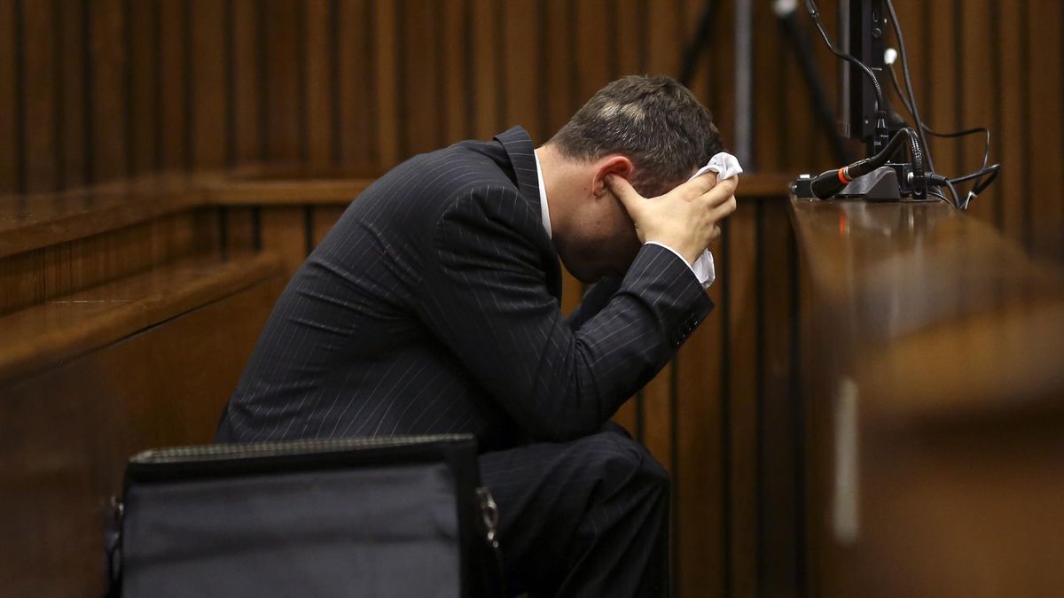 Pistorius se derrumba y vomita en mitad del juicio ante el testimonio del forense