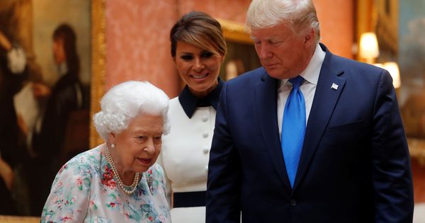 Foto: Los Trump con la reina Isabel II en Buckingham. (Reuters)