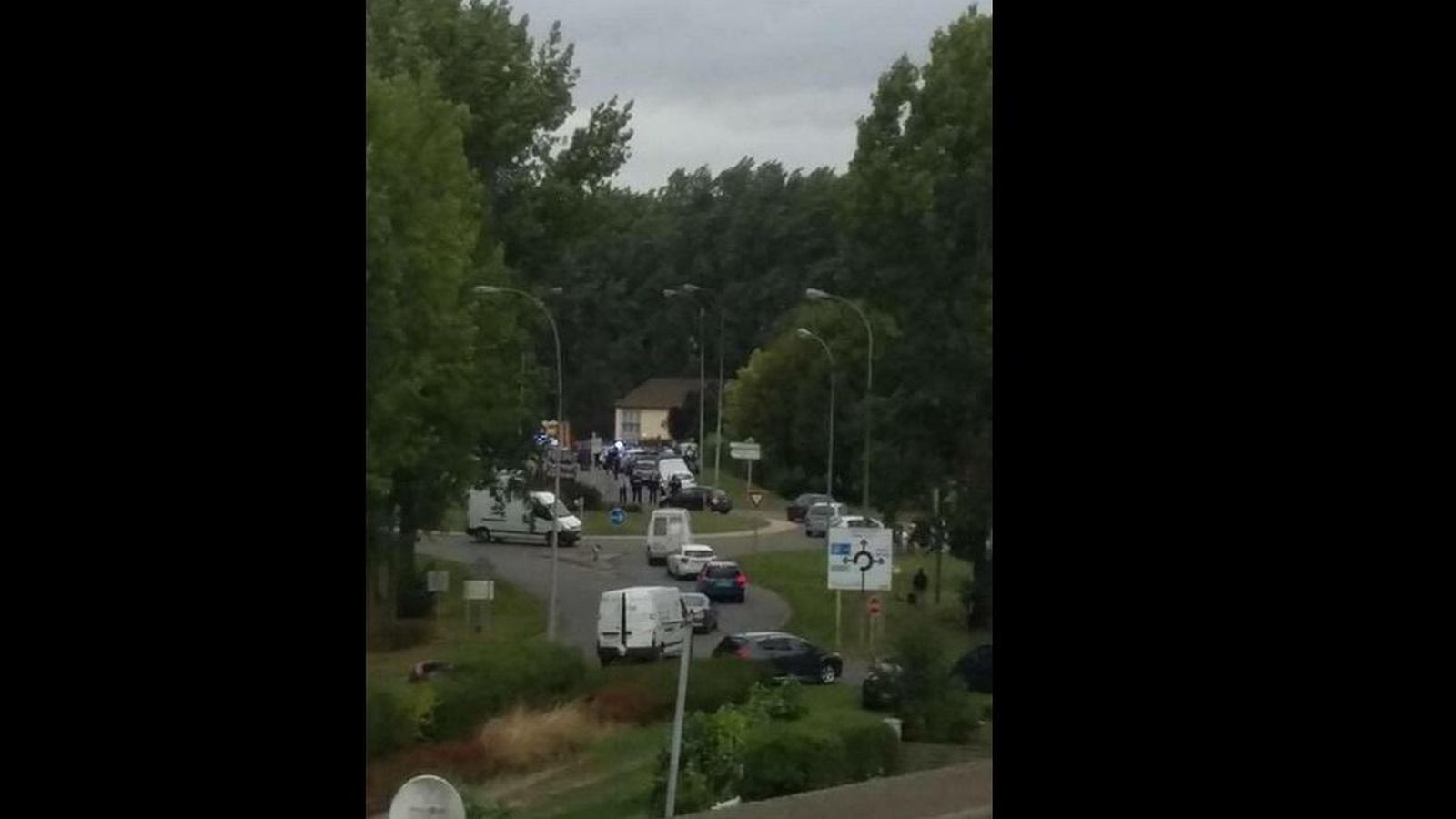 Foto: Las ambulancias rodean la zona donde se ha producido el altercado. (InfoEmergencias)