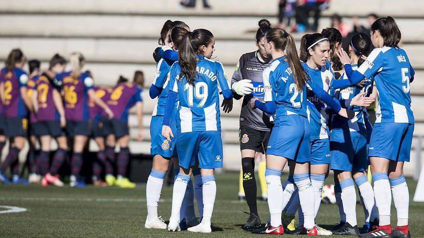 Las jugadoras del RCD Espanayol Femenino, durante un partido de la Liga Iberdrola. (EFE)