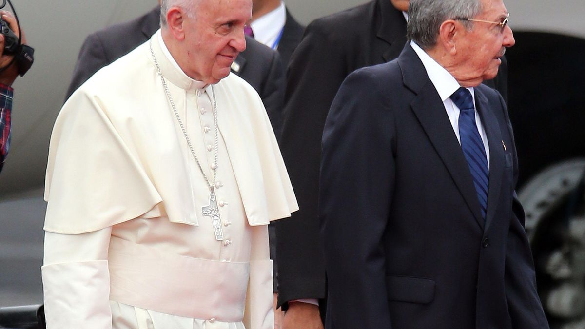 El papa alerta en Cuba de que el mundo vive en una "atmósfera de tercera guerra mundial"