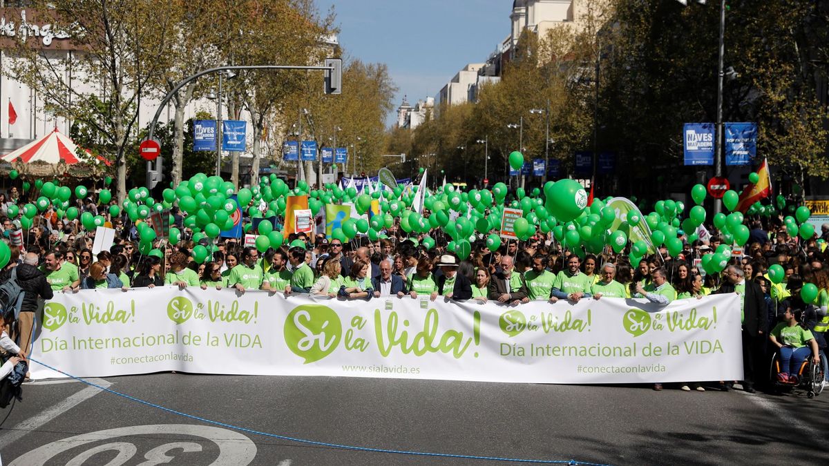 El PP marcha junto a Vox contra el aborto y critica la ausencia de PSOE y Podemos
