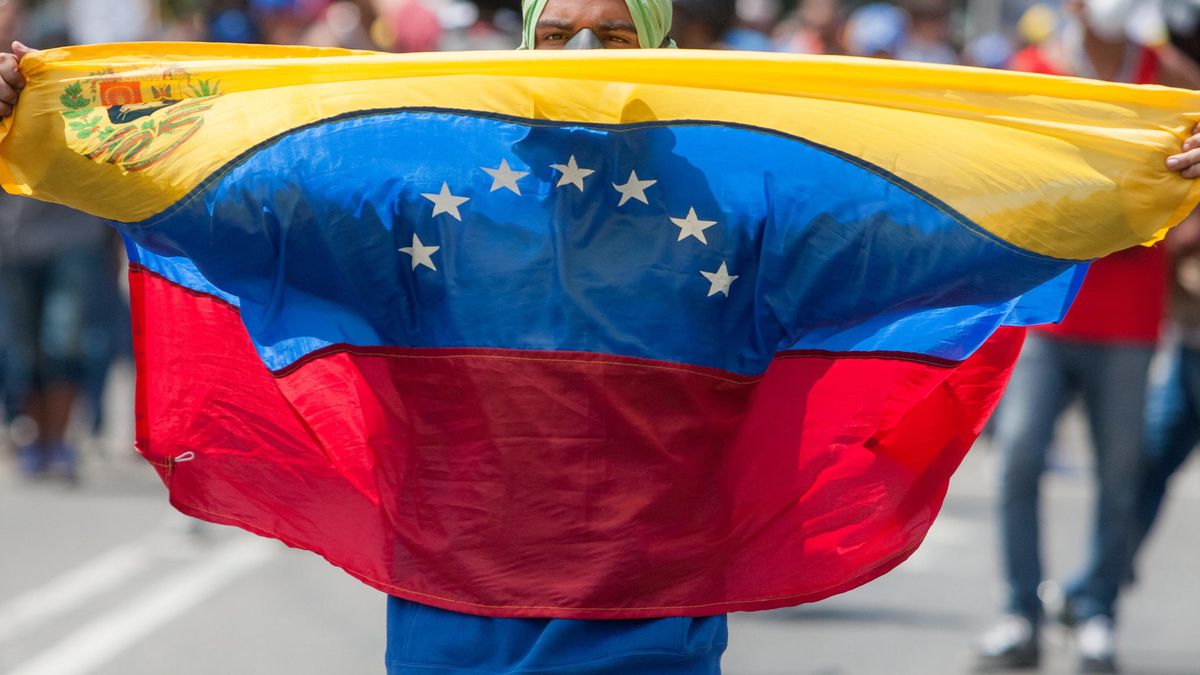 El Gobierno de Venezuela permitirá a los militares disparar a matar a manifestantes