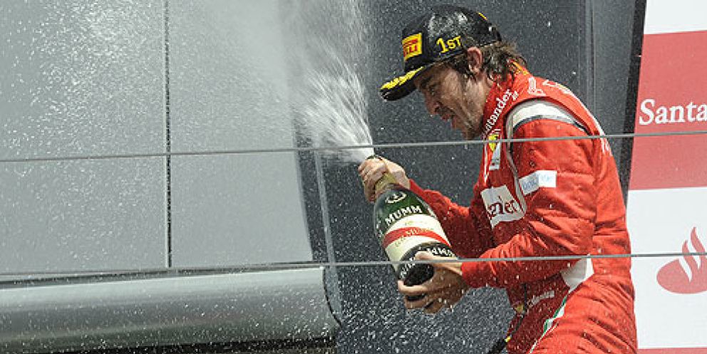 Foto: Alonso logra la victoria en el GP de Gran Bretaña por delante de los Red Bull