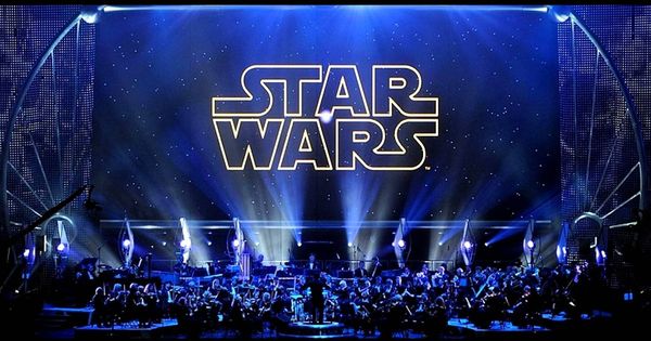 Foto: Una orquesta interpreta la música de 'Star Wars'. (YouTube)