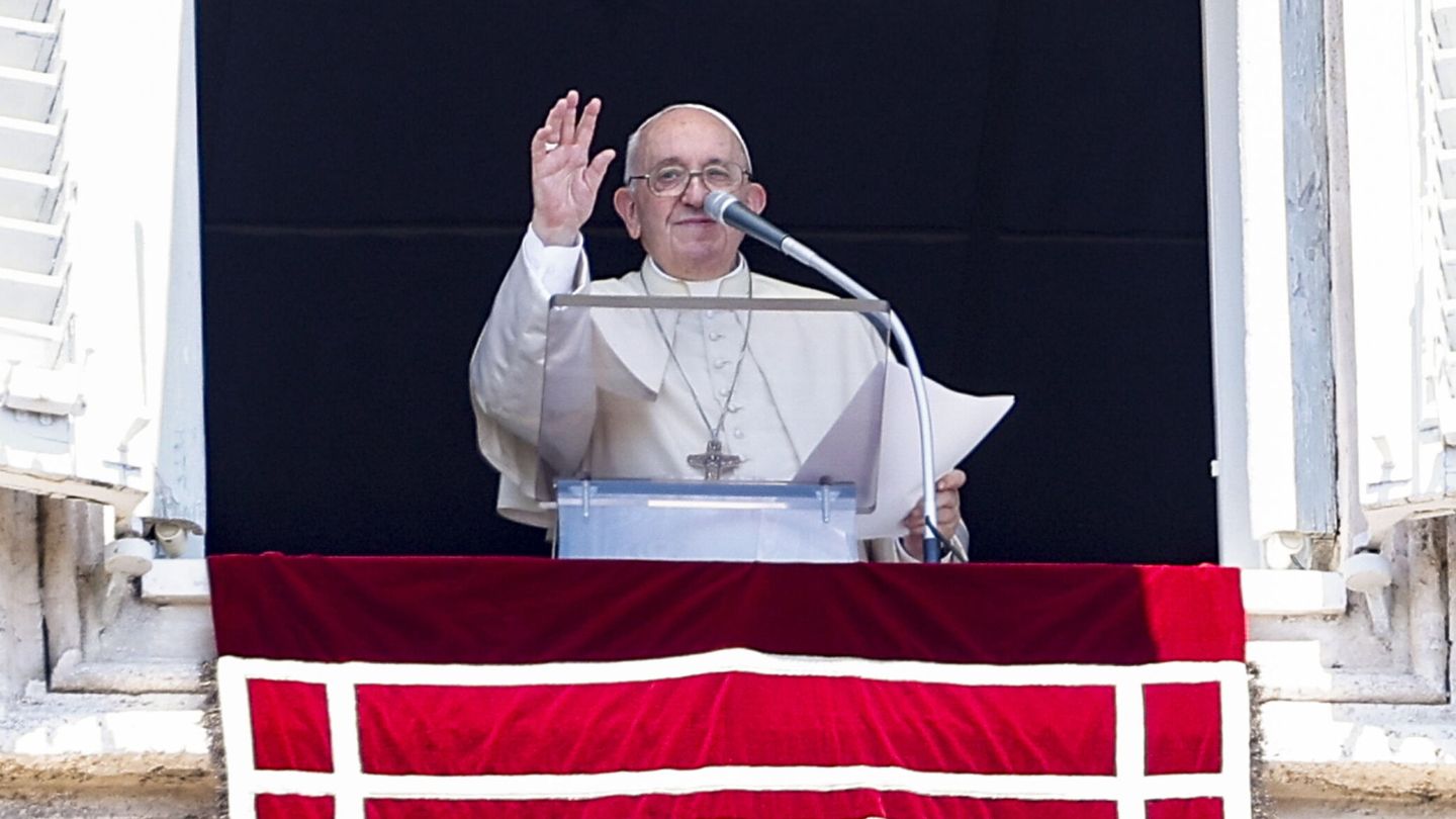 El papa Francisco dirige la oración dominical del Ángelus. (EFE/Fabio Frustaci )
