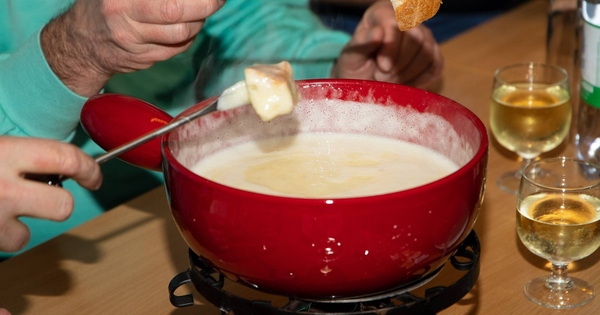 Una cena con fondue eléctrica es igual a éxito seguro