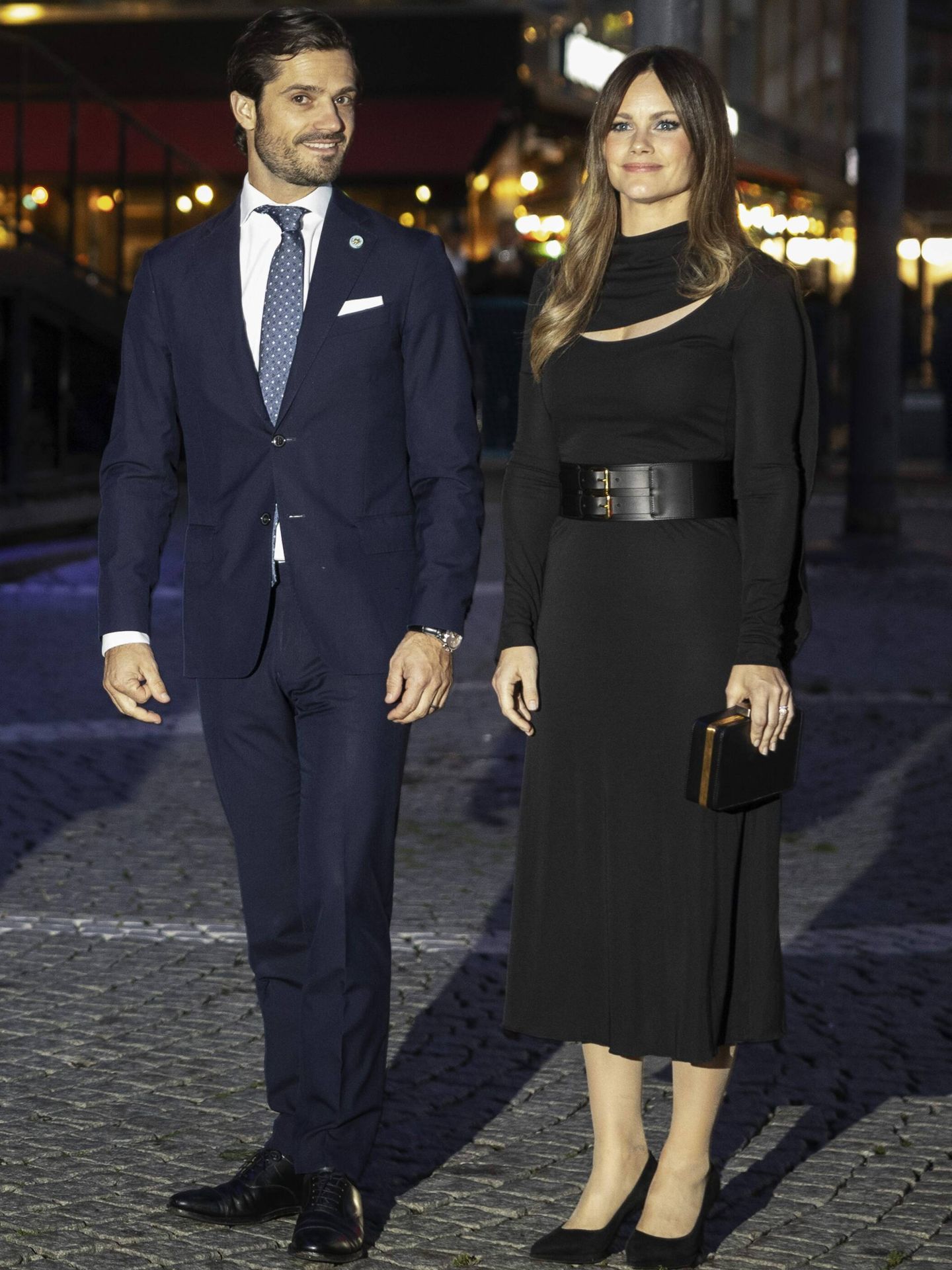 La princesa Sofía a su llegada a un concierto junto al príncipe Carlos Felipe. (Cordon Press/Nils Petter Nilsson)