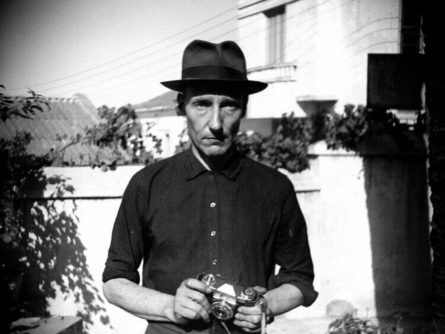 Burroughs en Tánger en 1956. (Fotógrafo desconocido) Foto: La Felguera. 
