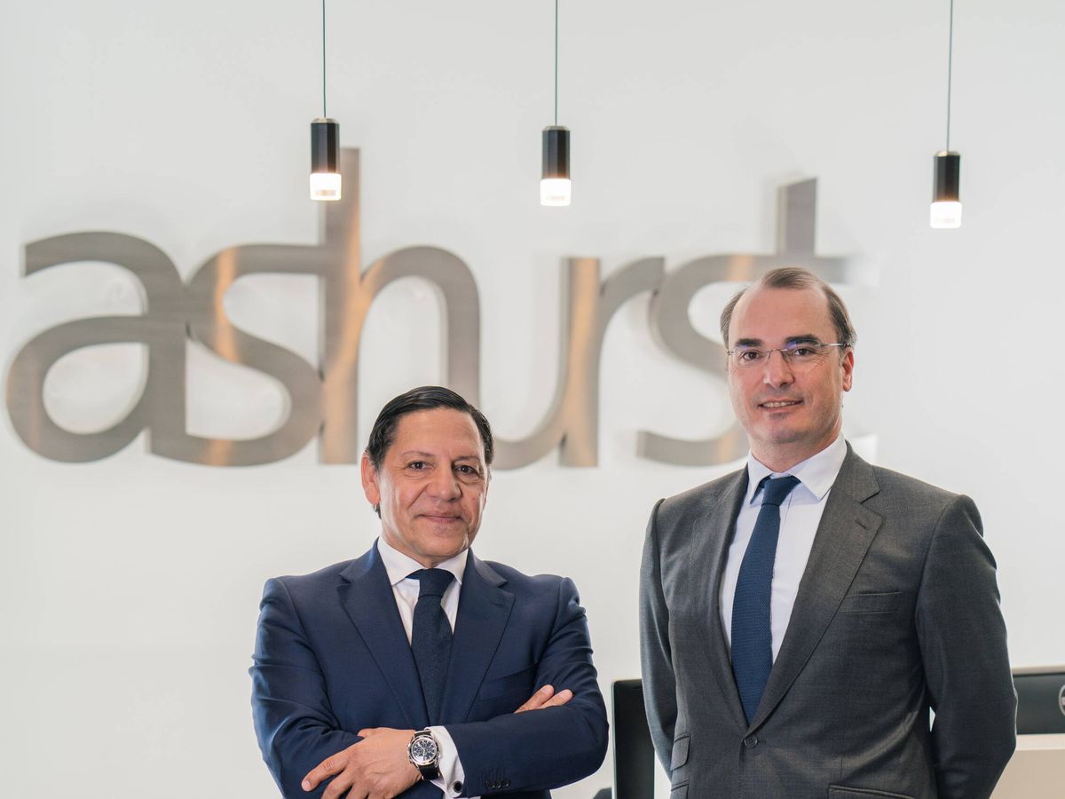Foto: Alfonso González-Espejo, 'counsel' de Ashurst, y Jorge Vázquez Orgaz, socio director de la oficina de Madrid.