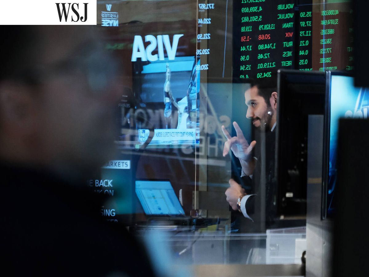 Foto: Inversores en la Bolsa de Nueva York. (Getty/Spencer Plat)