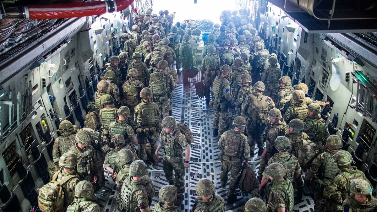 El Pentágono envía a 1.000 soldados más a Kabul tras la caída del Gobierno
