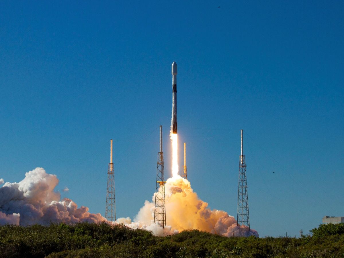 Foto: Cohete de Spacex despega con satélites españoles a bordo. (EFE/SpaceX)