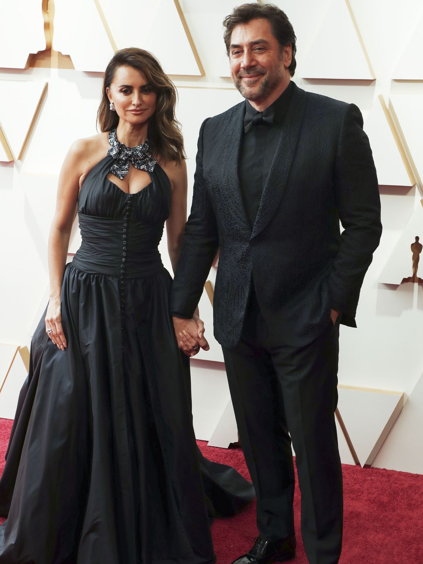 Penélope Cruz y Javier Bardem, a su llegada a la 94ª ceremonia de los Premios Oscar. (EFE/David Swanson)