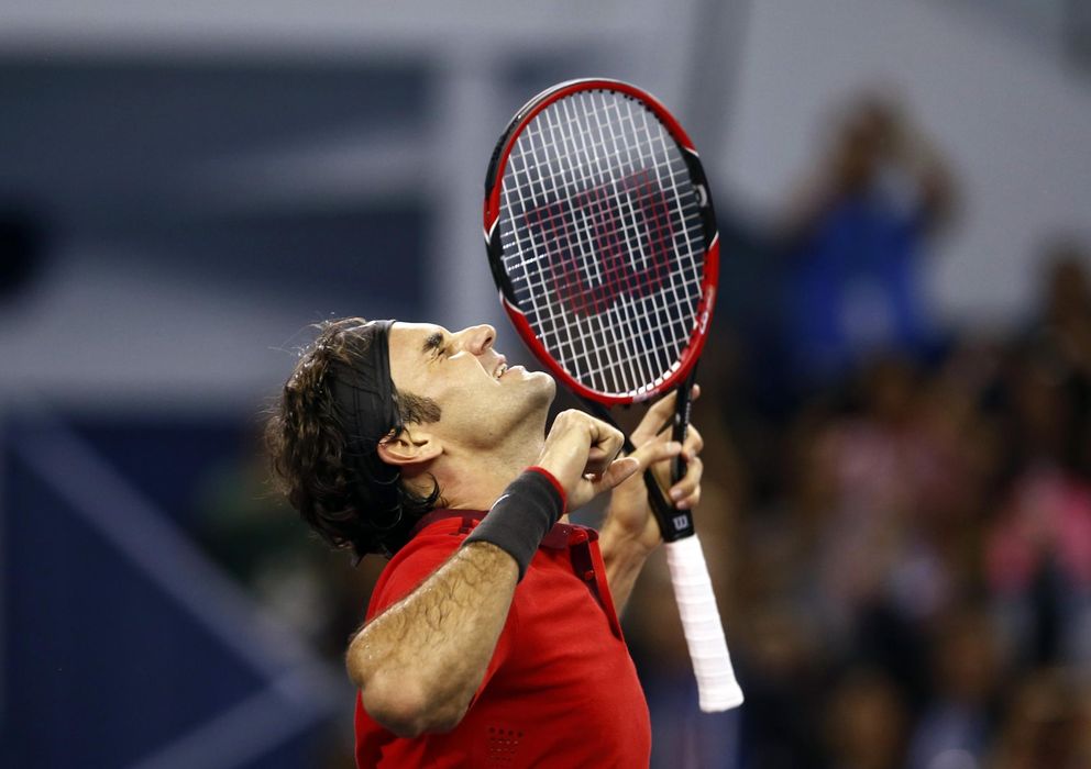 Foto: Federer celebra la victoria en Shanghai (Reuters).