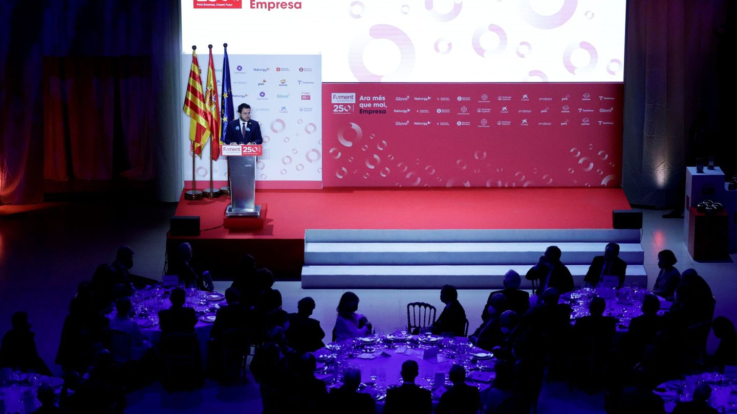 El presidente de la Generalitat de Cataluña, Pere Aragonès, interviene el acto de celebración del 250 aniversario de Foment del Treball. (Quique García/EFE)