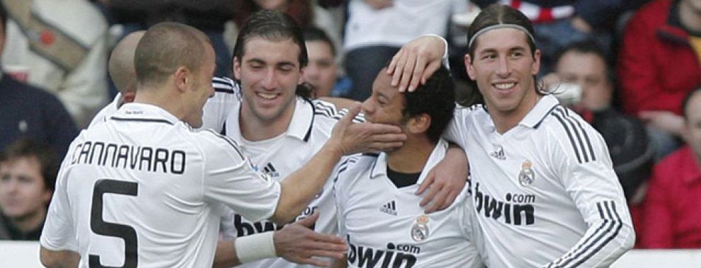 Foto: El Madrid se pone a diez puntos del lider tras vapulear al Sporting