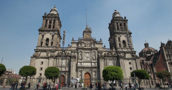 Foto: La Catedral Metropolitana, en Ciudad de México, debajo de la cual se encontraron las primeras ruinas (EFE/Mario Guzmán)