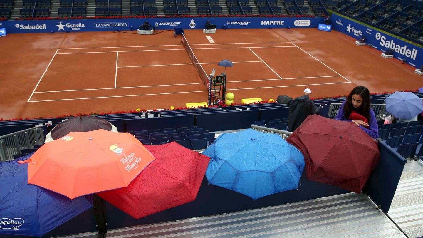 Paraguas en Barcelona. (EFE) 