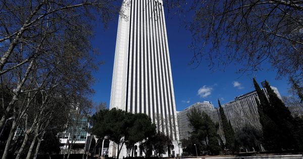 Foto: Torre Picasso de Madrid, que cuenta con un helipuerto. (Foto: Reuters)