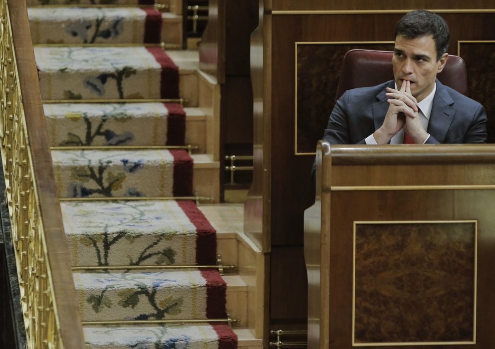 Foto: El secretario general del PSOE, Pedro Sánchez, en el Congreso (EFE)