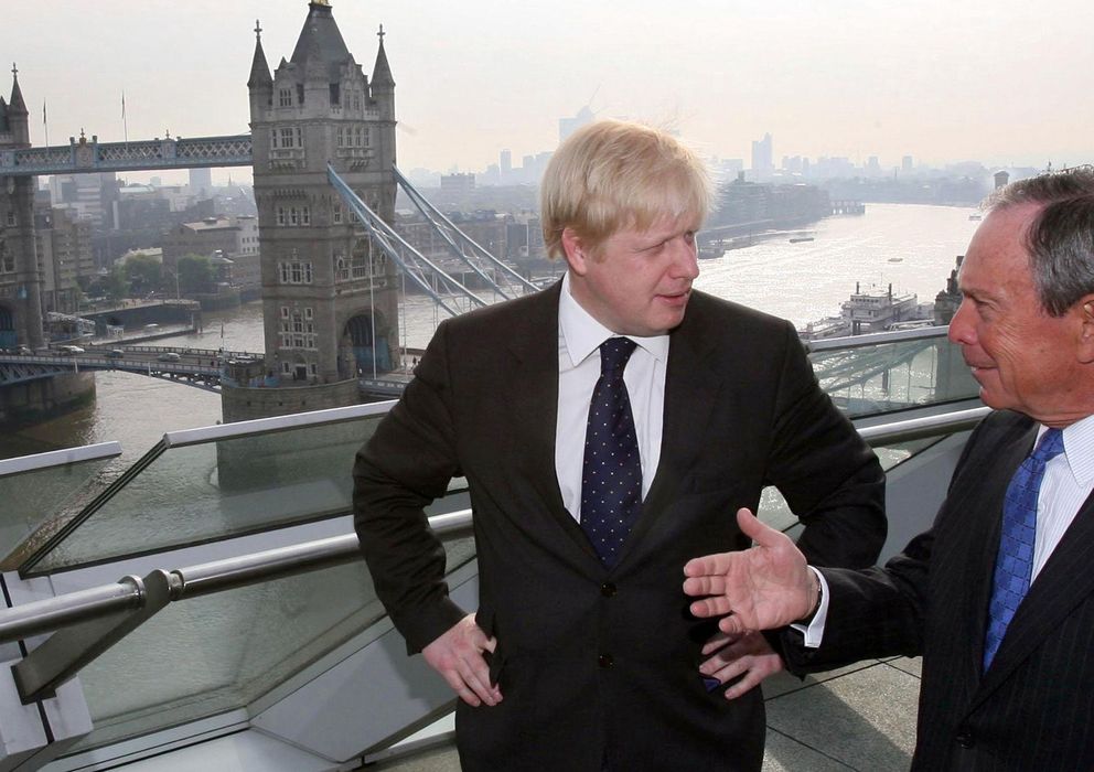 Foto: El alcalde de Londres Boris Johnson, a la izquierda, junto al alcalde de Nueva York, Michael Bloomberg. (Reuters)