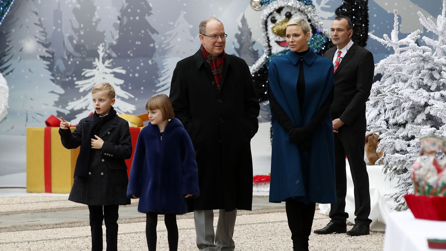 La familia real de Mónaco, en la Navidad de 2022. (Reuters)