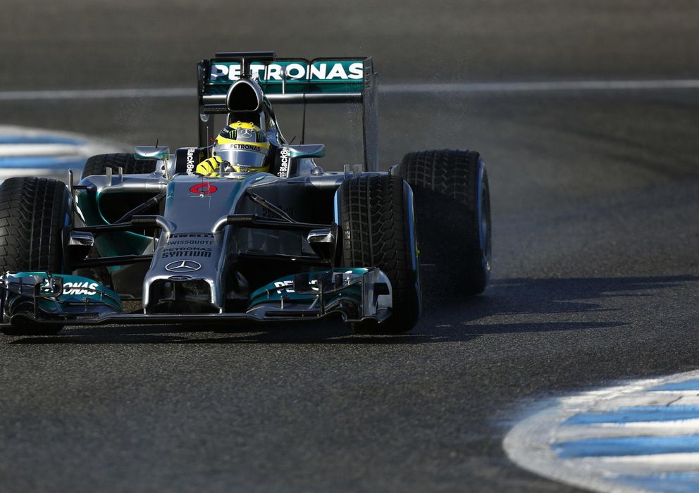 Foto: Nico Rosberg sobre el asfalto del Circuito de Jerez con su W05.