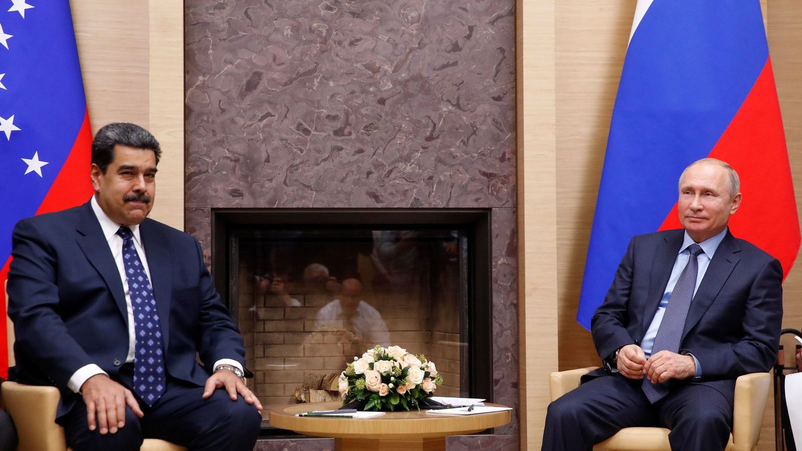 Foto: El presidente ruso, Vladímir Putin (d), y su homólogo venezolano, Nicolás Maduro, durante la reunión que celebraron en la residencia de Novo-Ogaryovo. (EFE)