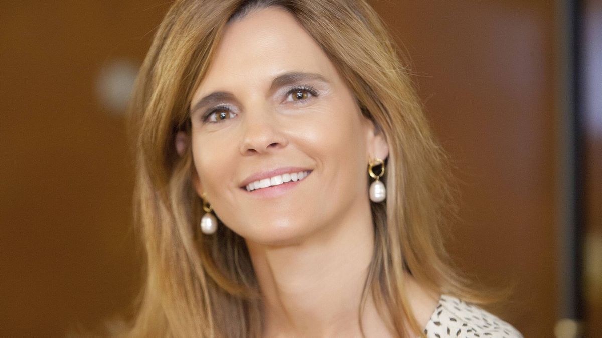 La Asociación de Secretarios Generales condecora a Mónica López-Monís (Santander)