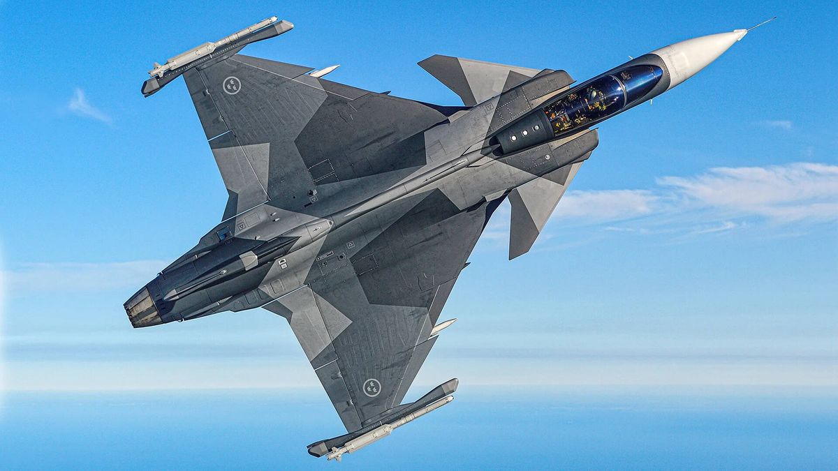El caza perfecto para que Ucrania destruya a la aviación rusa no es el F-16