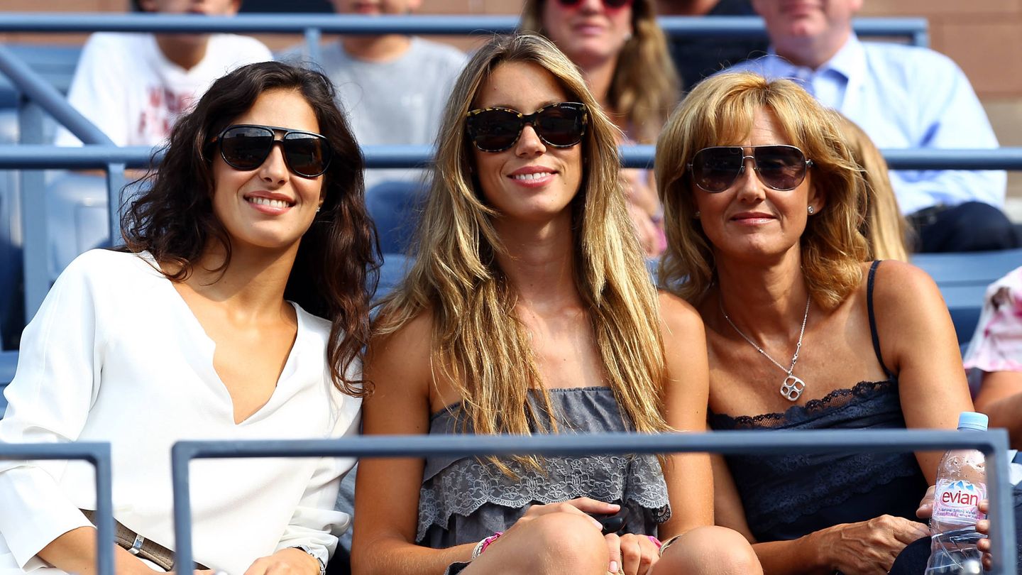 Xisca Perelló, Maribel Nadal y su madre, Ana María Parera, en el tenis. (Getty)