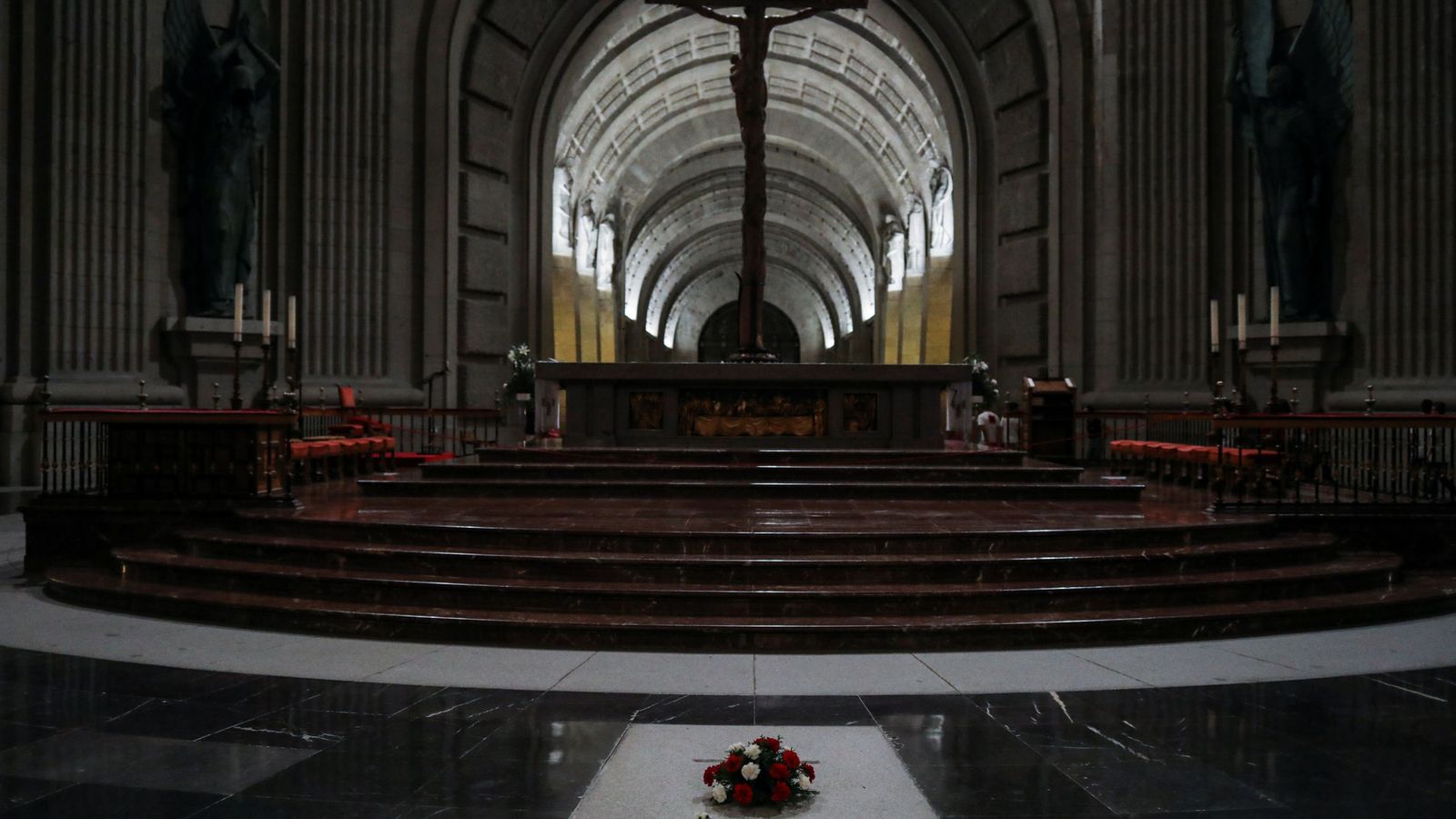 Foto: La tumba de Francisco Franco, en la basílica del Valle de los Caídos, el pasado 19 de junio. (Reuters)